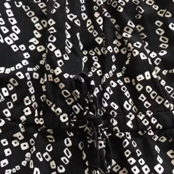 BabyGap Girl’s Black & White  Romper, 3 Years - Picture 3 of 9